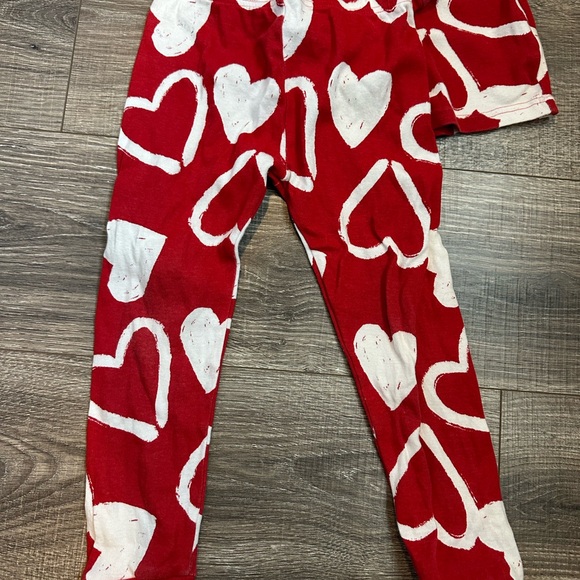 Carter’s 5 Kids Red Heart Pajamas - Picture 5 of 10
